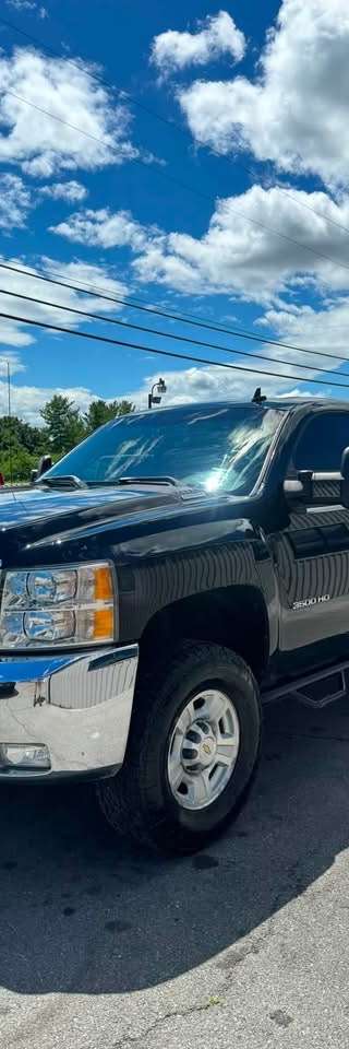 2010 chevrolet  Silverado 3500HD LT thumbnail 1