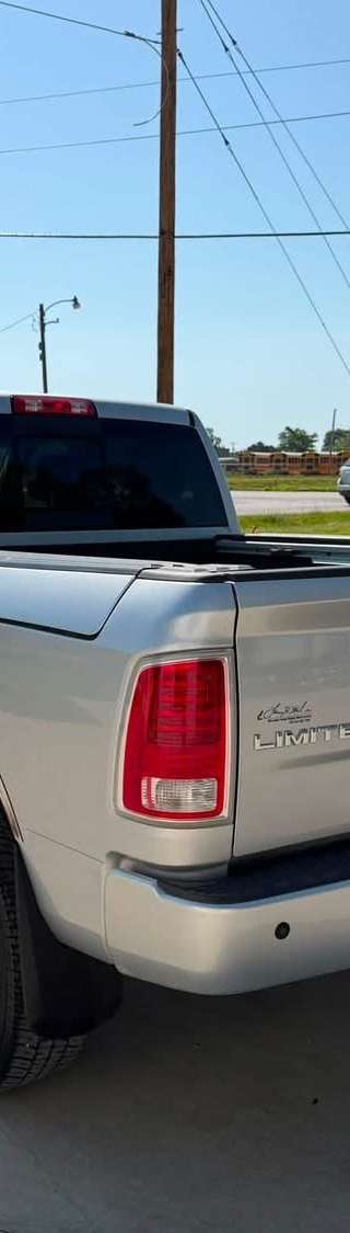 2014 ram 3500     Laramie Limited thumbnail 3