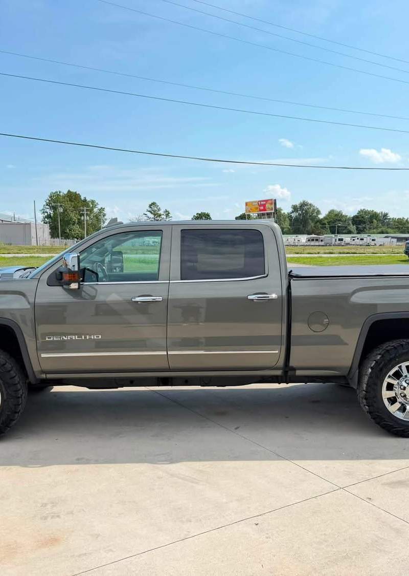 2018 gmc     Sierra 2500HD Denali. 2