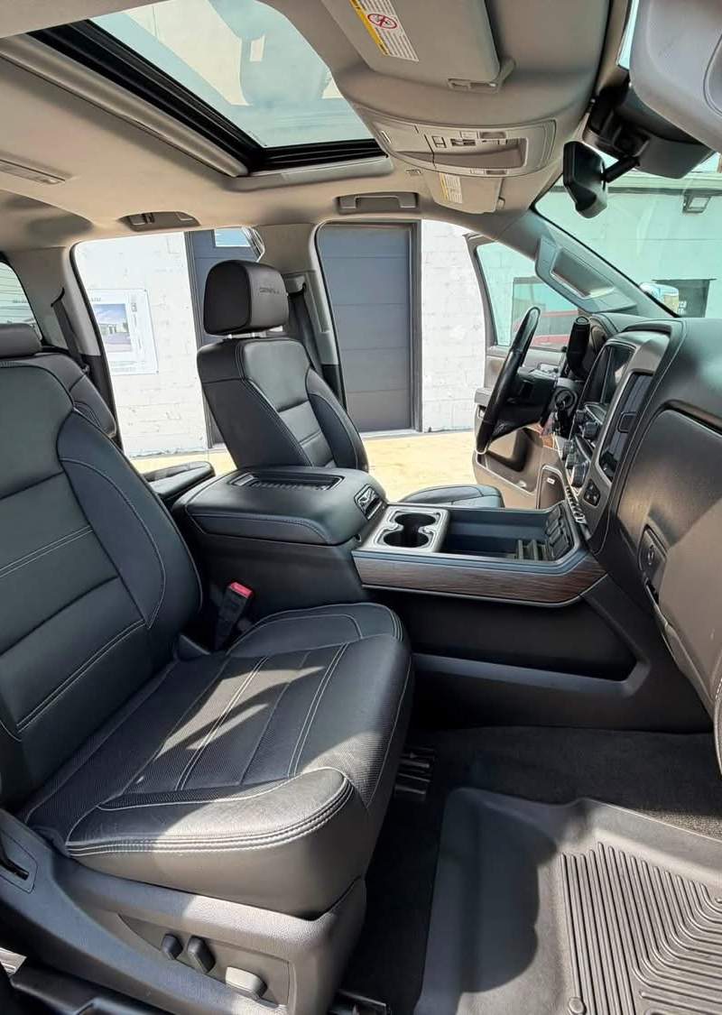 2018 gmc     Sierra 2500HD Denali. 9