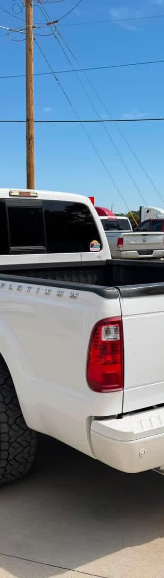 2015 ford f-250 platinum  thumbnail 4