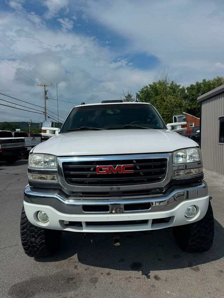 2003 gmc Sierra 2500HD slt 2