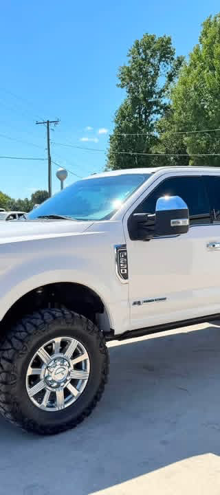 2018 ford F-250 plantinum 4x4 thumbnail 1