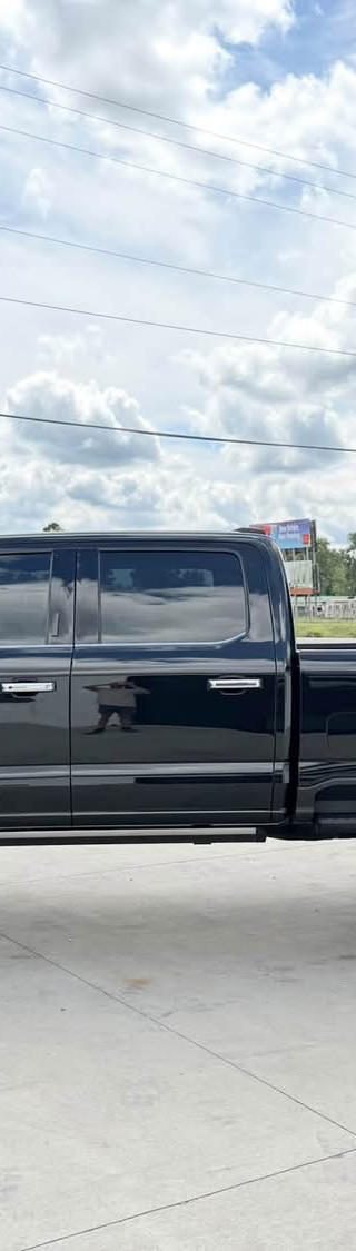 2023 ford f-350 plantinum  thumbnail 2