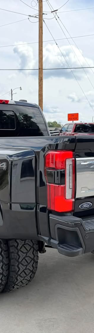 2023 ford f-350 plantinum  thumbnail 3
