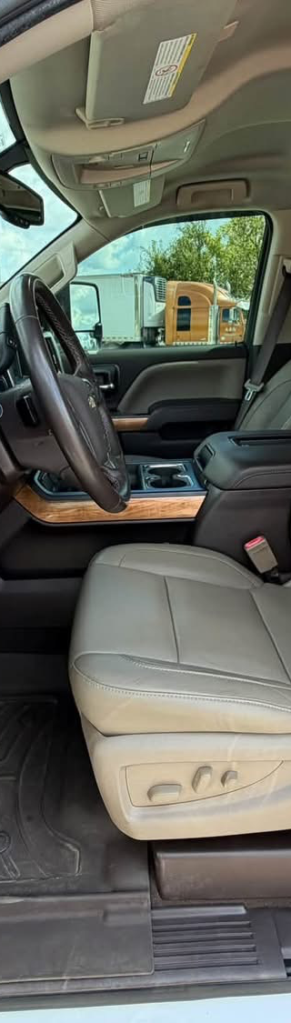 2019 chevrolet  Silverado 2500HD LTZ thumbnail 6