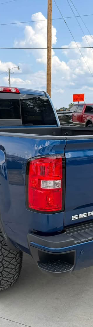 2017 gmc Sierra 2500HD Denali thumbnail 3