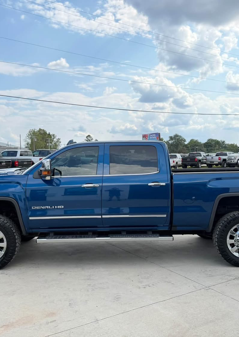 2017 gmc Sierra 2500HD Denali 4