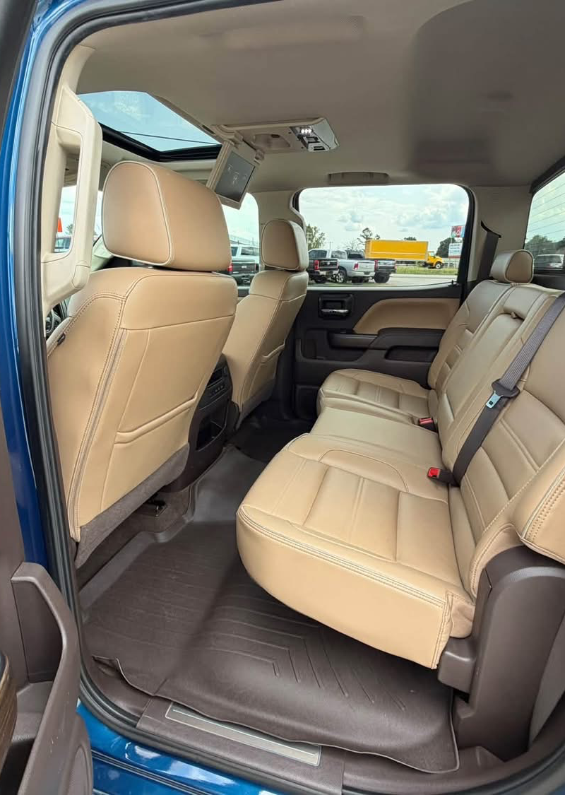 2017 gmc Sierra 2500HD Denali 9
