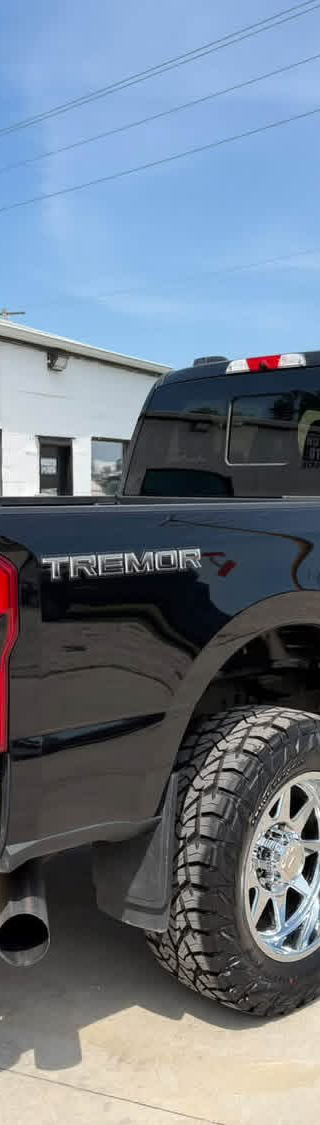 2023 ford F-350 Super Duty Lariat Ultimate Tremor 4x4 thumbnail 4