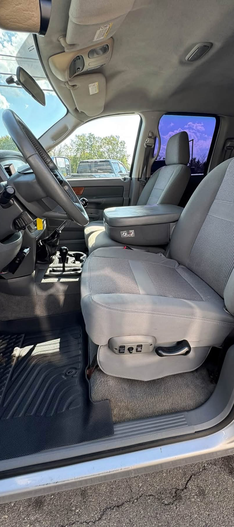 2006 Dodge Ram 3500 SLT 10