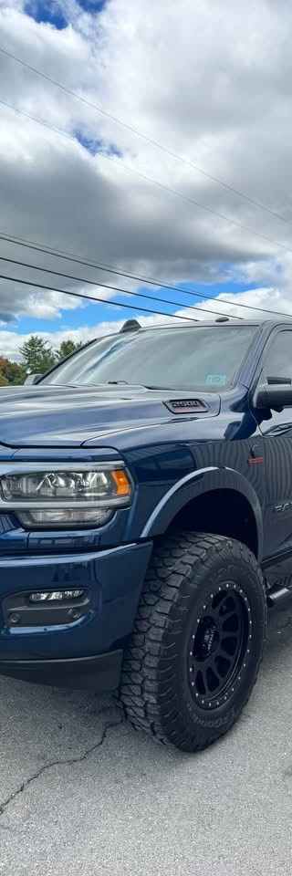 2021 dodge  Ram 2500 Laramie Night Edition thumbnail 1