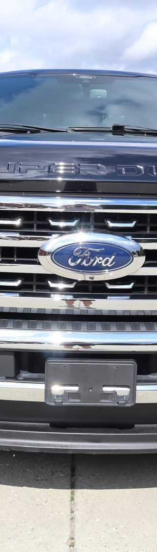 2024 ford  F-250 Super Duty  Lariat thumbnail 1
